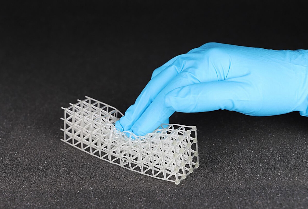 Andamio flexible impreso en 3D con resina BASF Ultracur3D EL 4000 Flexible.